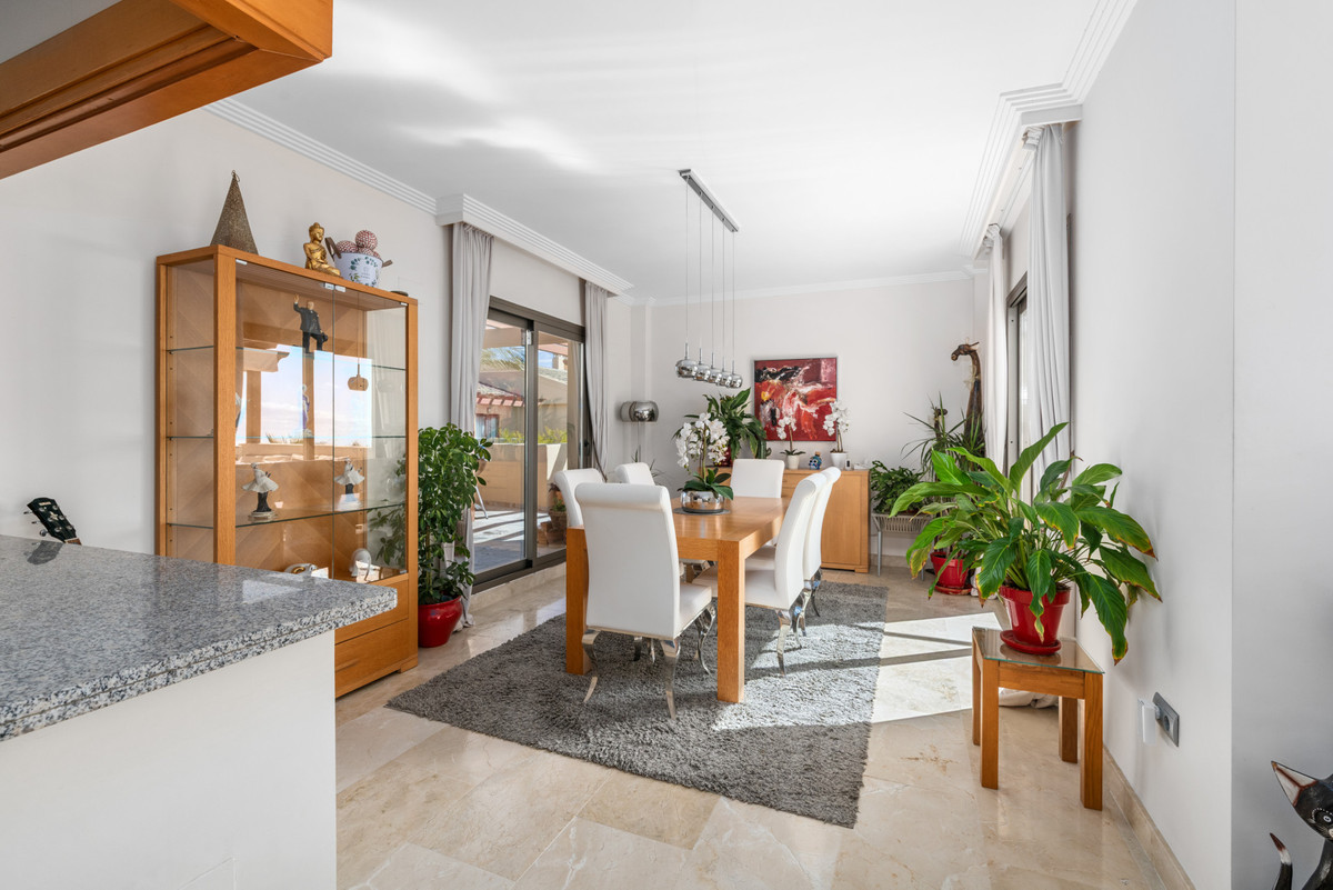 3 Bedroom Apartment for Sale in Benahavís — 3