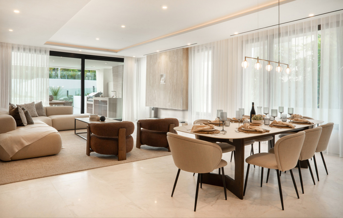 4 Bedroom Apartment for Sale in The Golden Mile — 7
