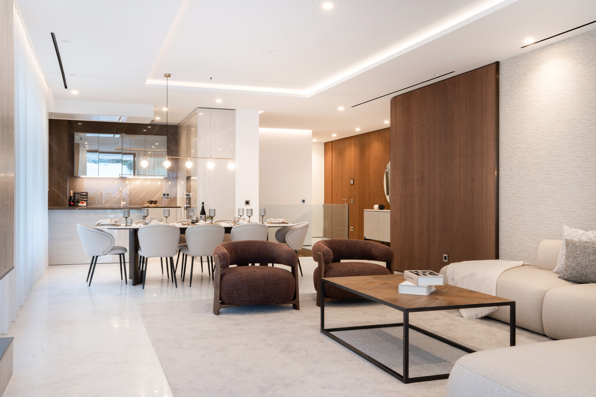 4 Bedroom Apartment for Sale in The Golden Mile — 8