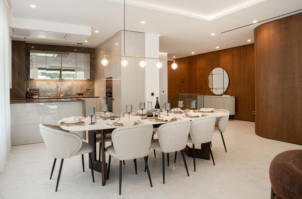 4 Bedroom Apartment for Sale in The Golden Mile — view 10