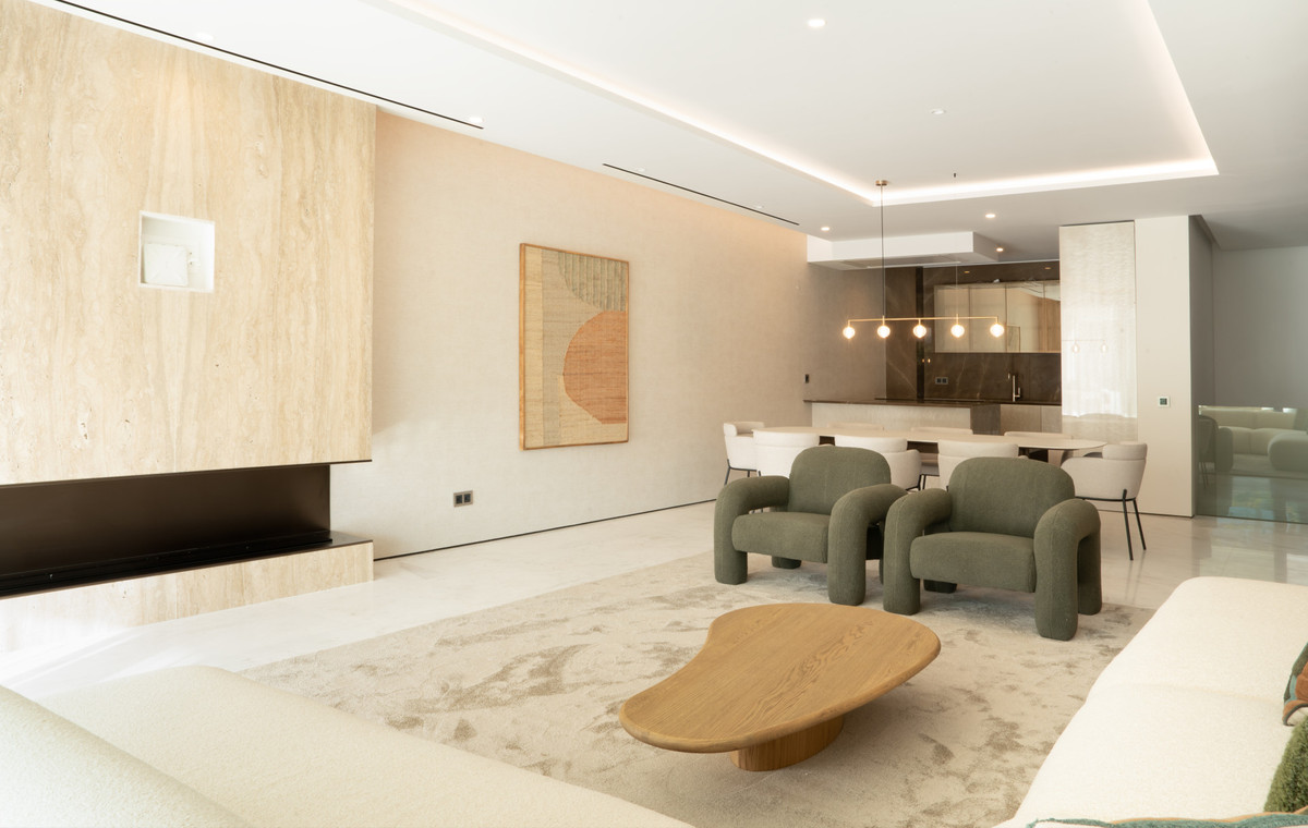 4 Bedroom Apartment for Sale in The Golden Mile — 7