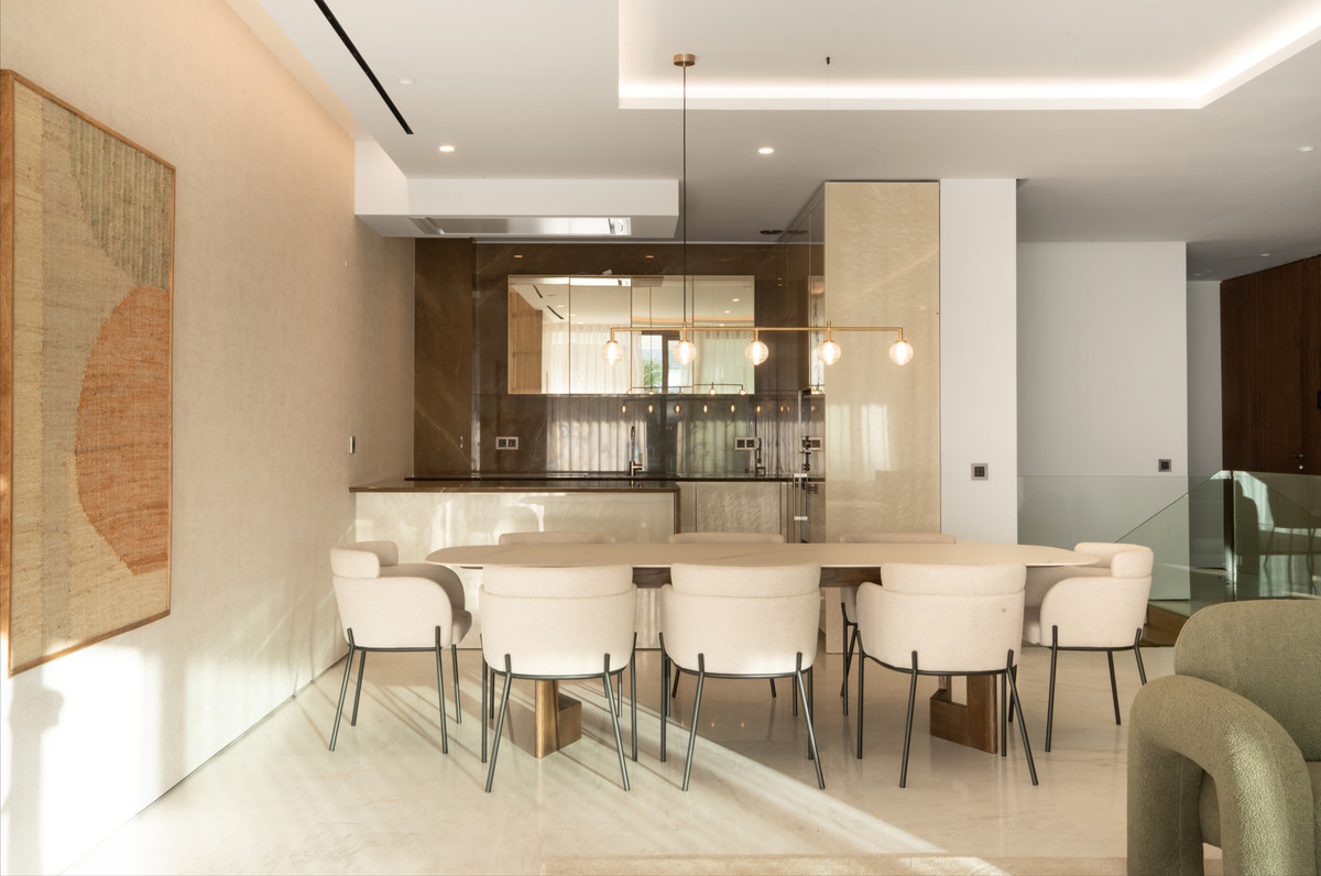 4 Bedroom Apartment for Sale in The Golden Mile — 9