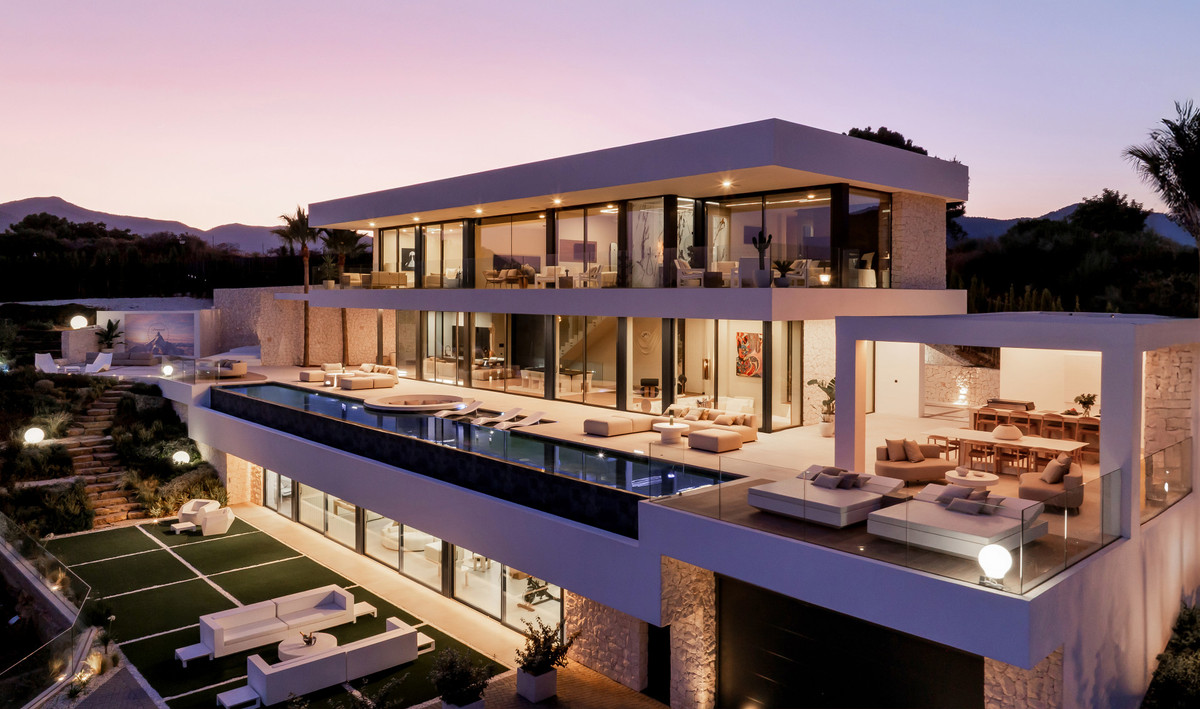 4 Bedroom Villa for Sale in Benahavís