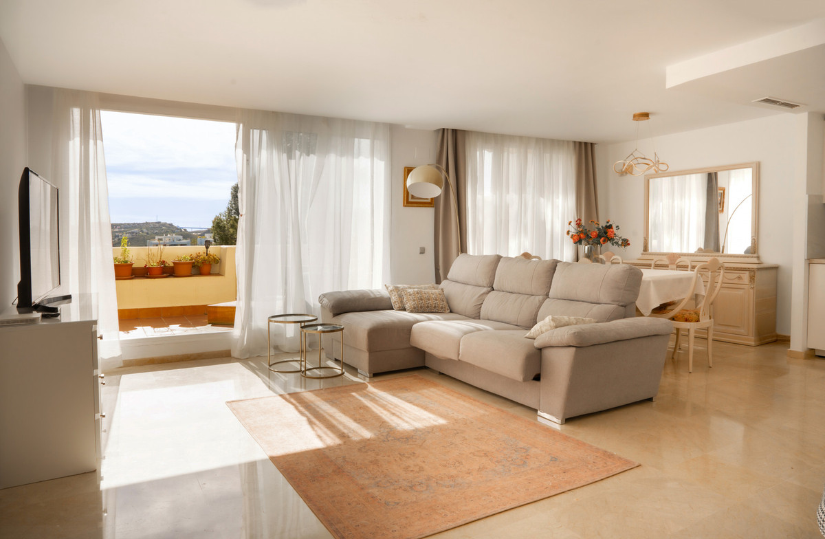 2 Bedroom Apartment for Sale in Benahavís — 9