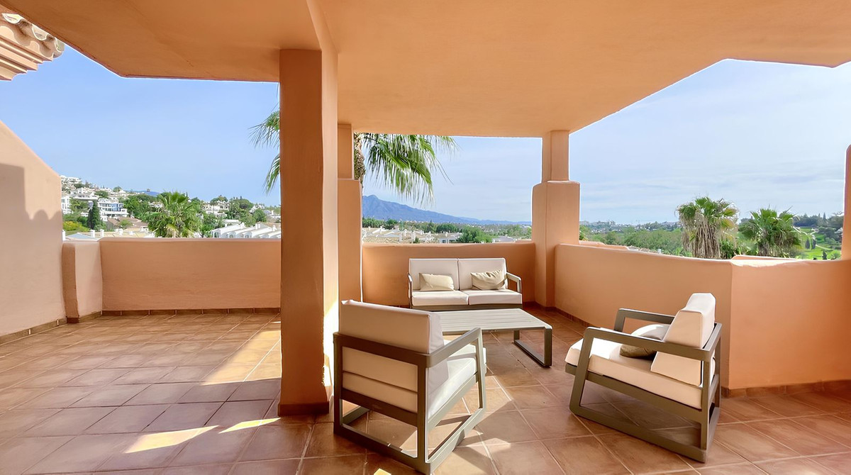 3 Bedroom Apartment for Sale in Benahavís