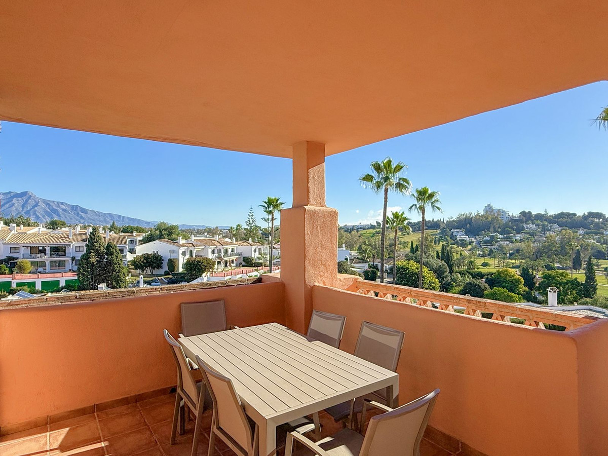 3 Bedroom Apartment for Sale in Benahavís — 3