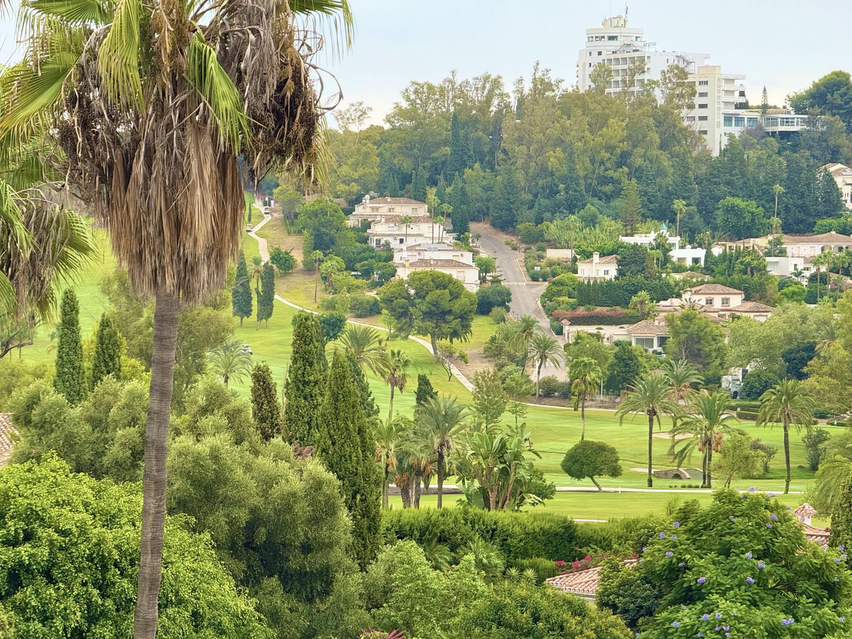 3 Bedroom Apartment for Sale in Benahavís — 5