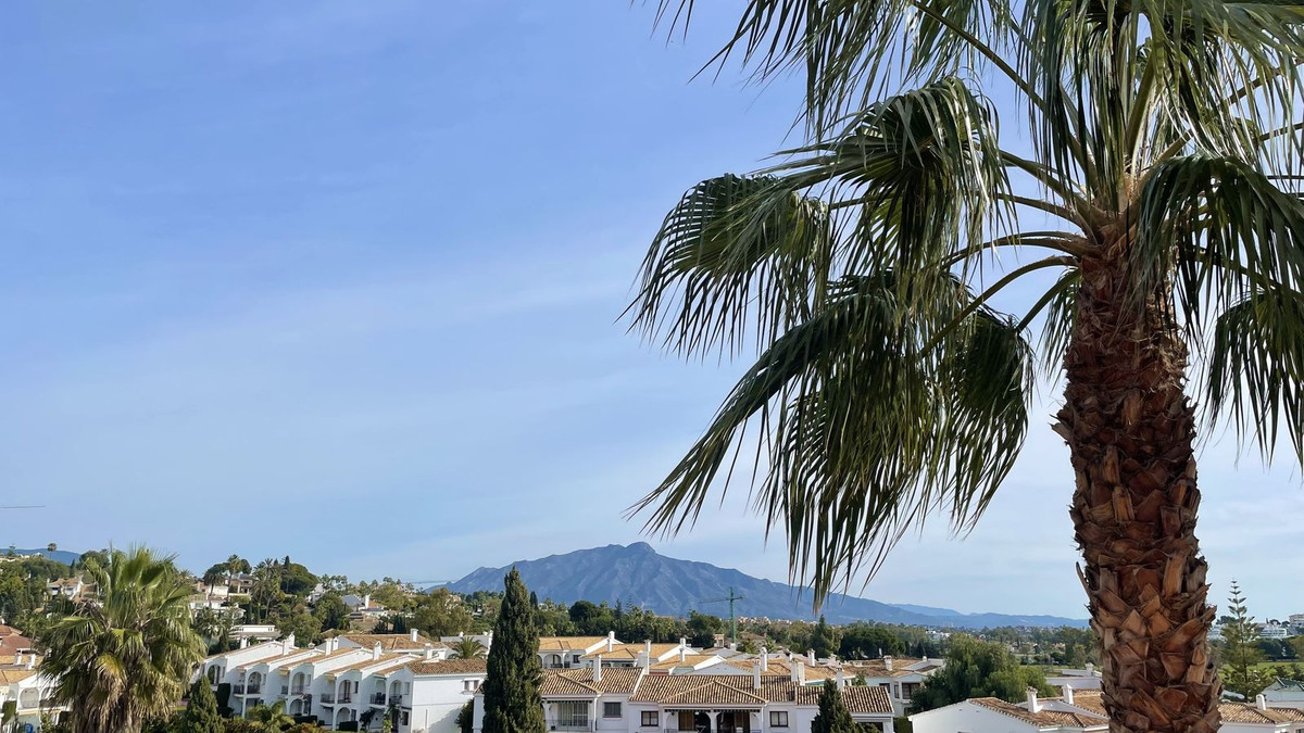 3 Bedroom Apartment for Sale in Benahavís — 7