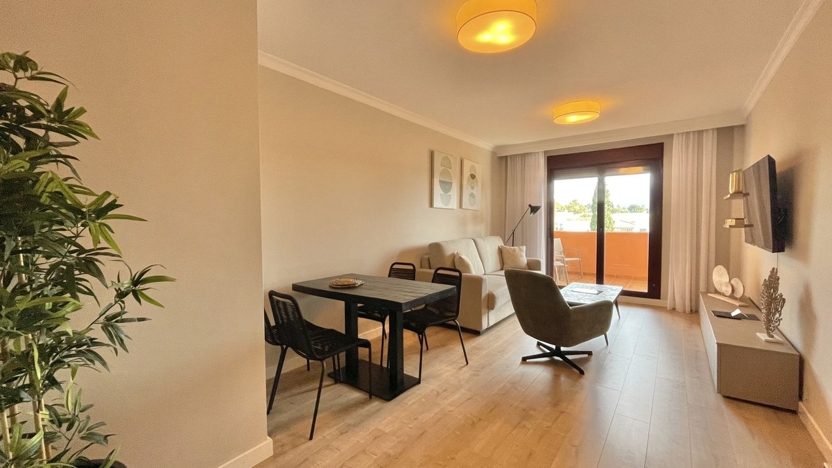 3 Bedroom Apartment for Sale in Benahavís — 9