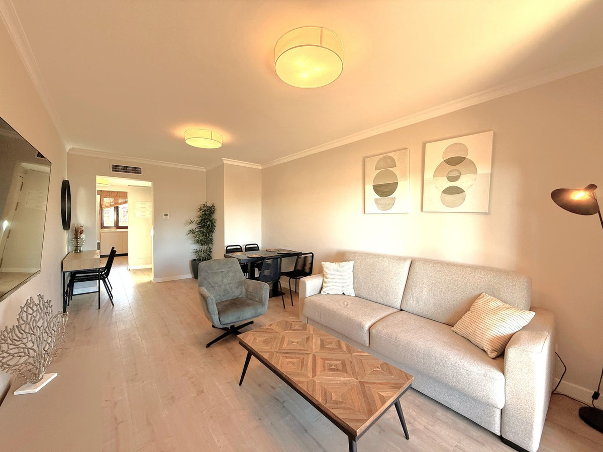 3 Bedroom Apartment for Sale in Benahavís — view 10