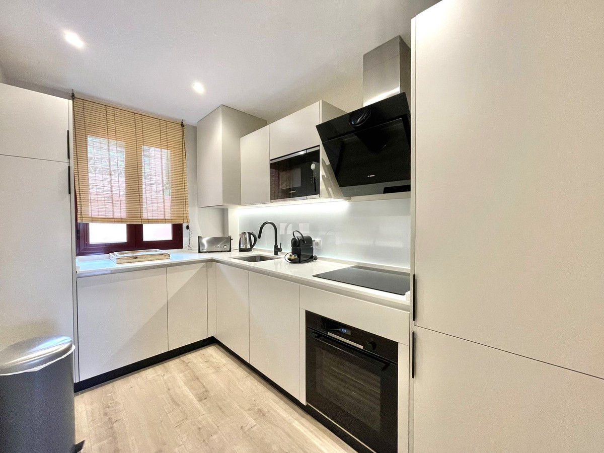 2 Bedroom Apartment for Sale in Benahavís — 7