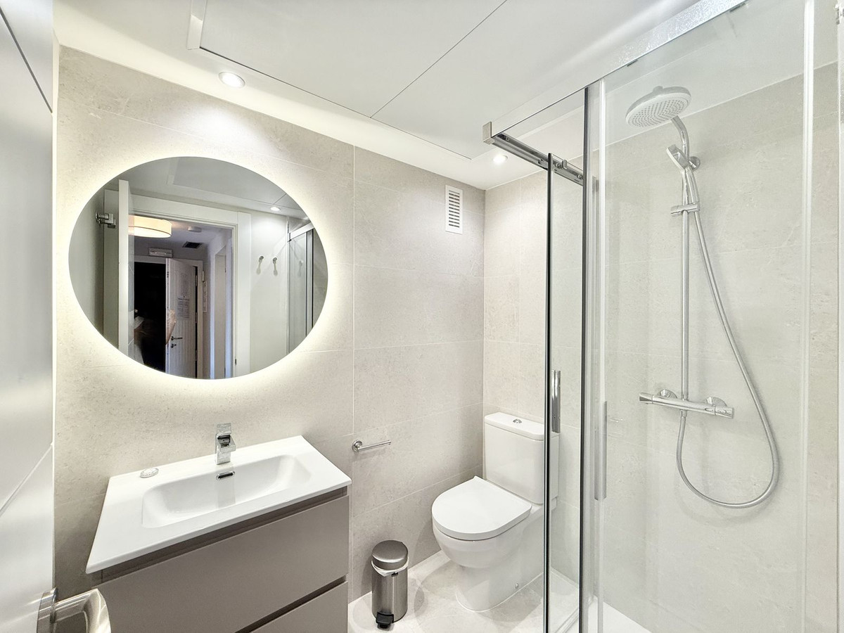 2 Bedroom Apartment for Sale in Benahavís — view 10