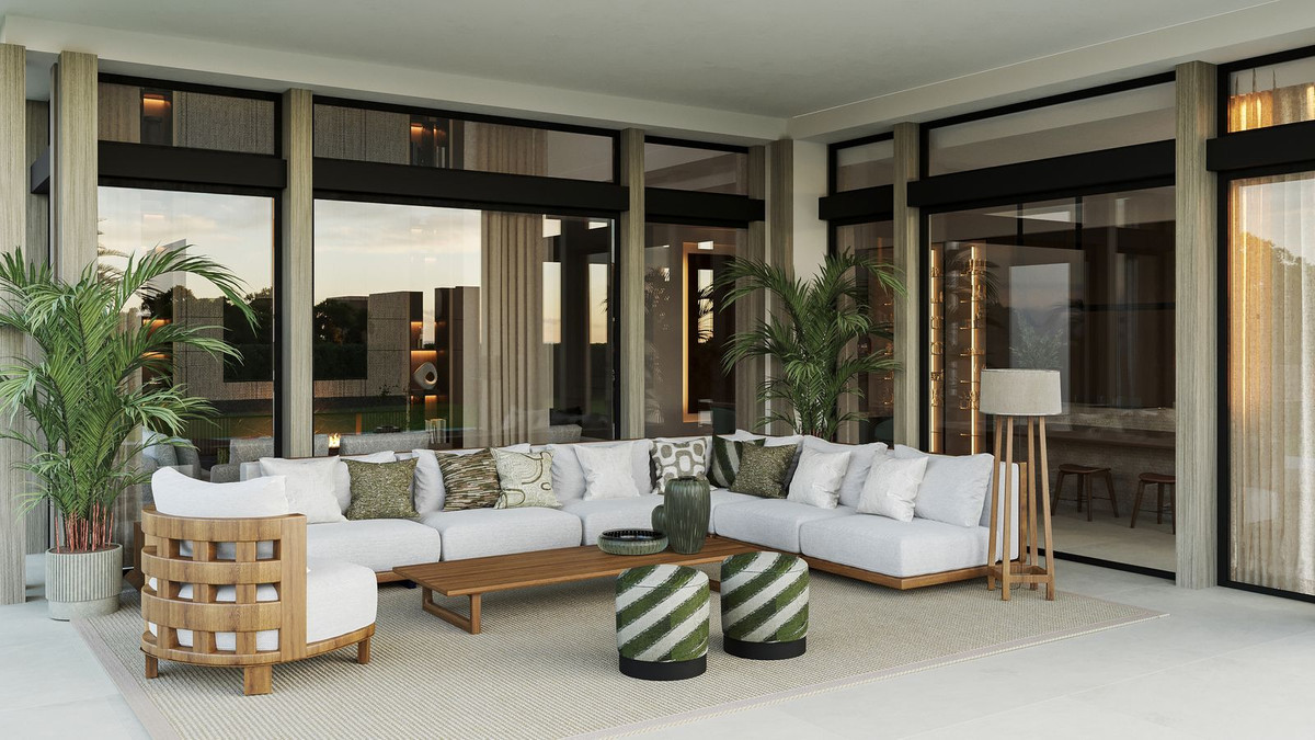 4 Bedroom Villa for Sale in The Golden Mile — 2