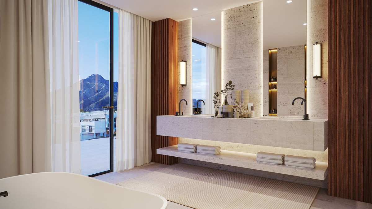 4 Bedroom Villa for Sale in The Golden Mile — 8