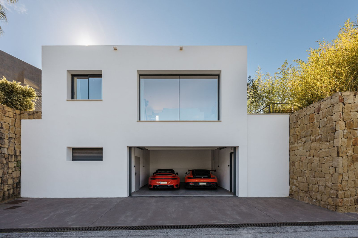 5 Bedroom Villa for Sale in El Madroñal — 8