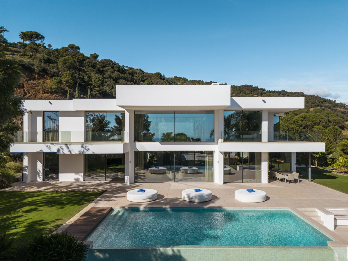 5 Bedroom Villa for Sale in El Madroñal — 9