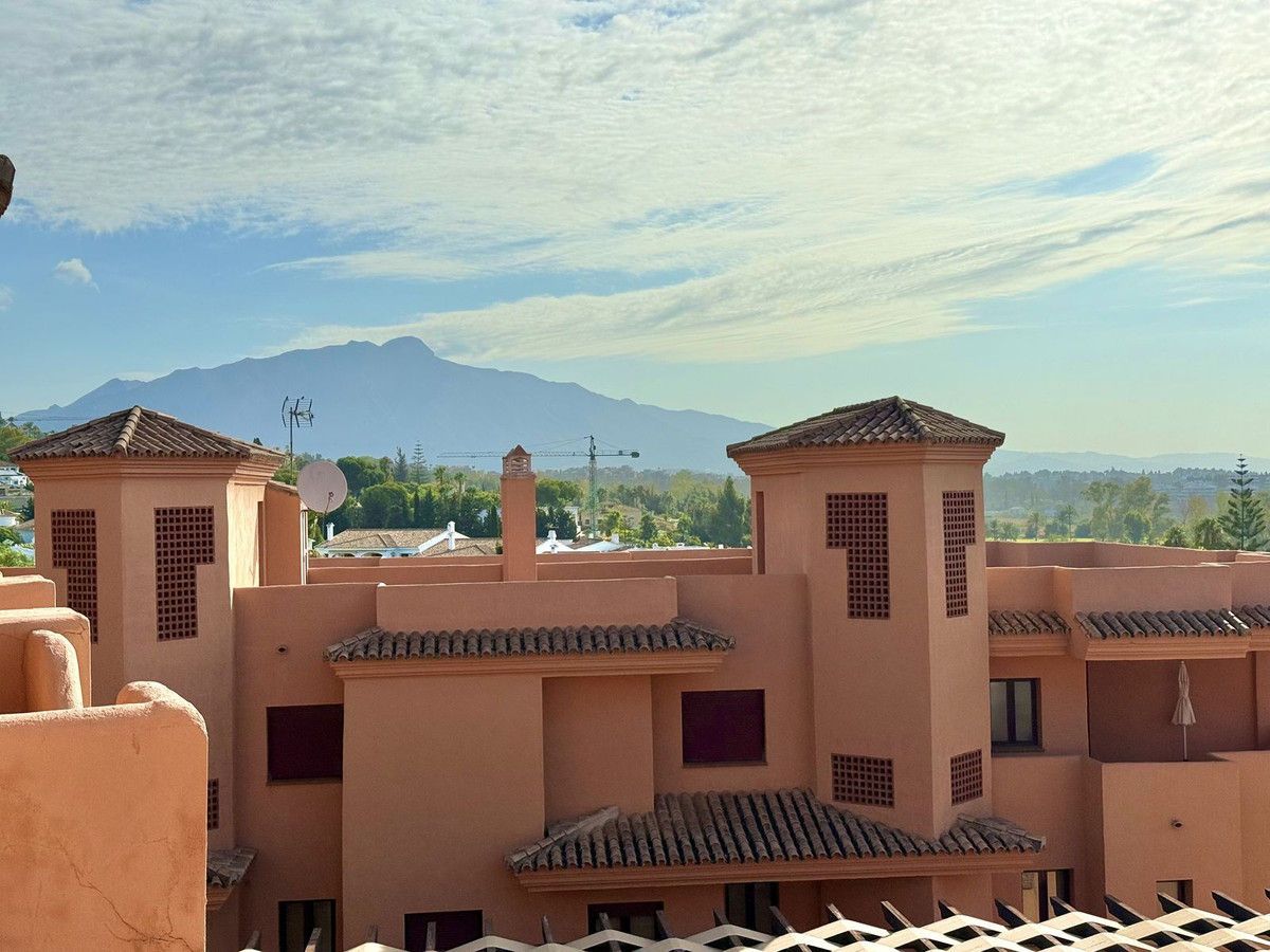 2 Bedroom Apartment for Sale in Benahavís — 2