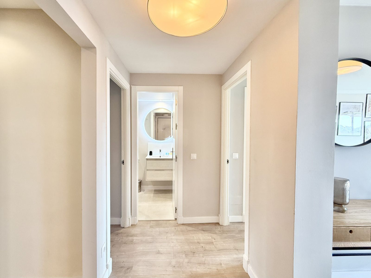 2 Bedroom Apartment for Sale in Benahavís — 9