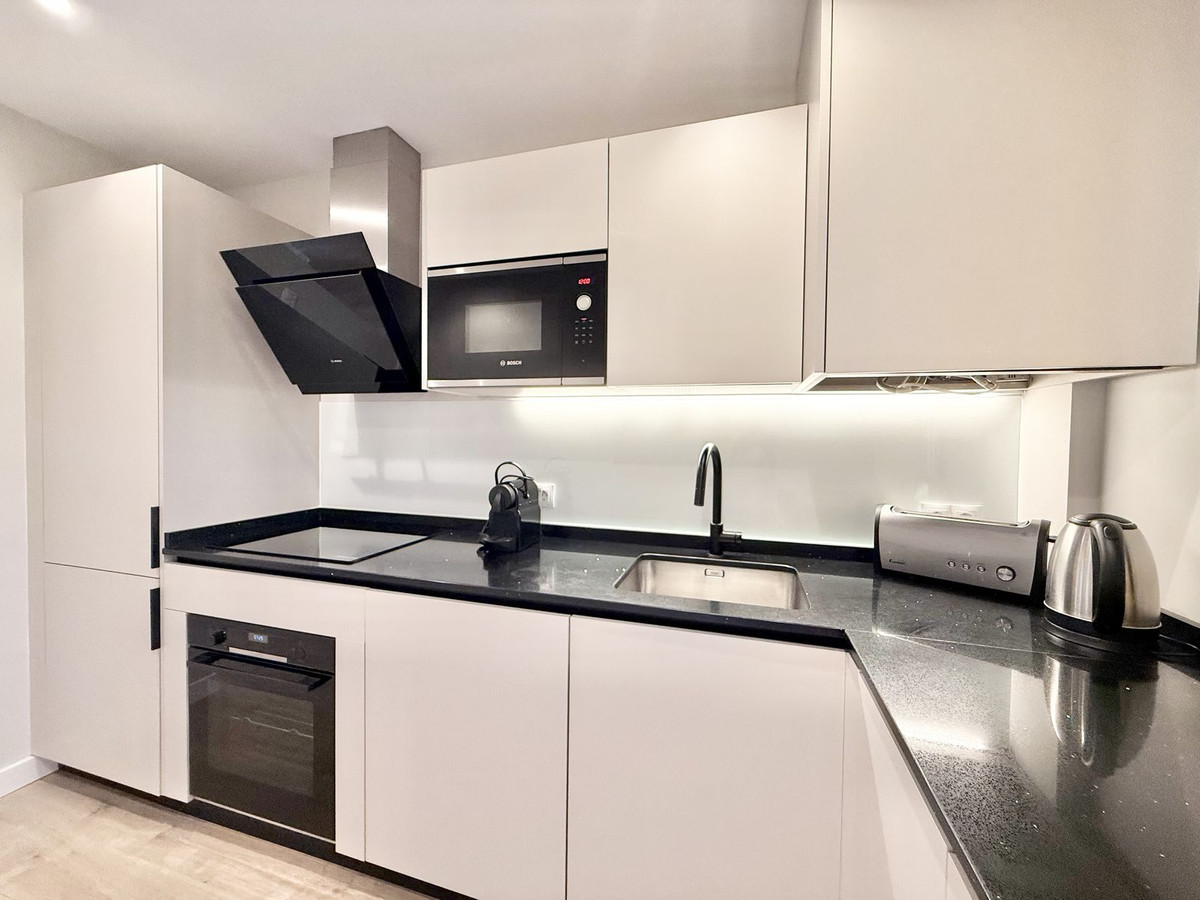 2 Bedroom Apartment for Sale in Benahavís — view 10