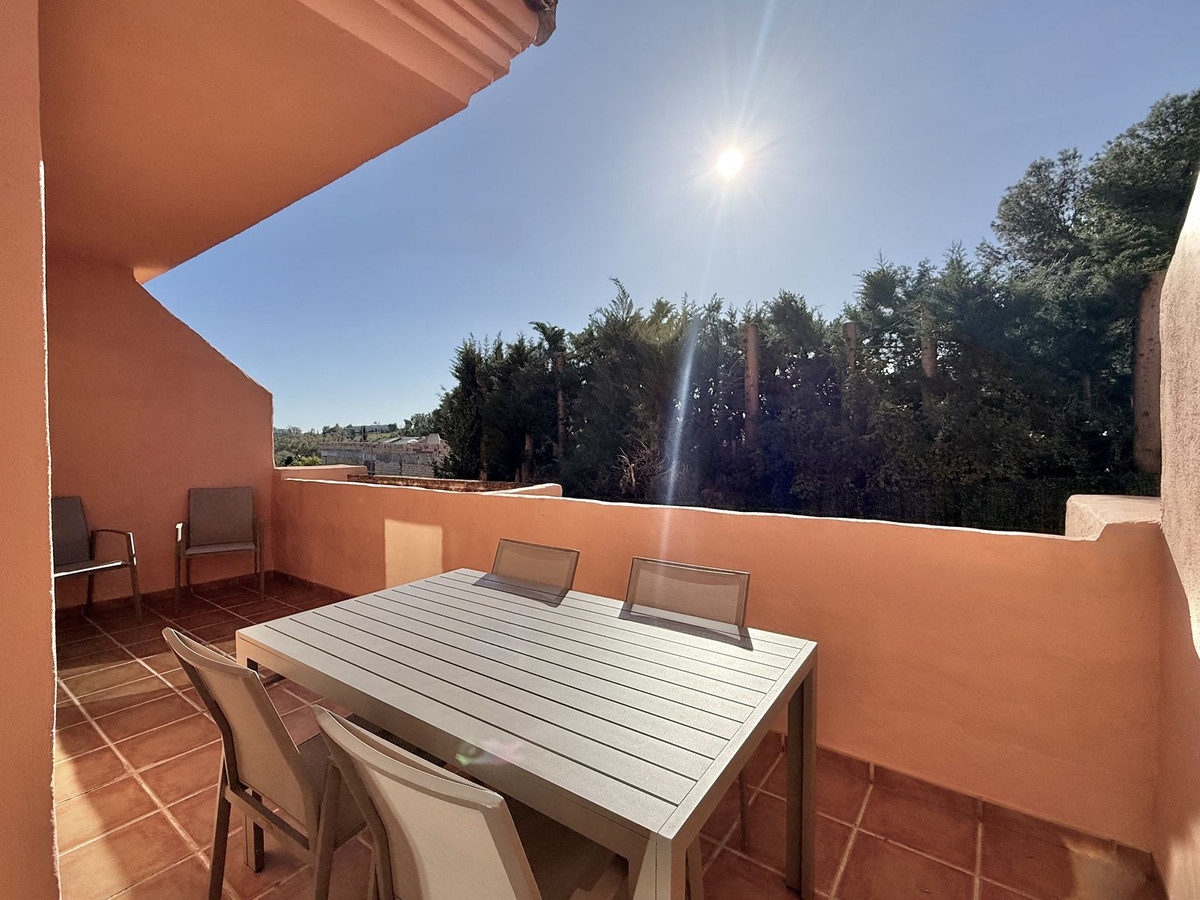 2 Bedroom Apartment for Sale in Benahavís