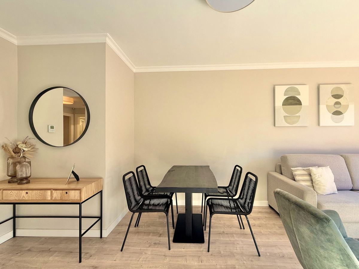 2 Bedroom Apartment for Sale in Benahavís — 4