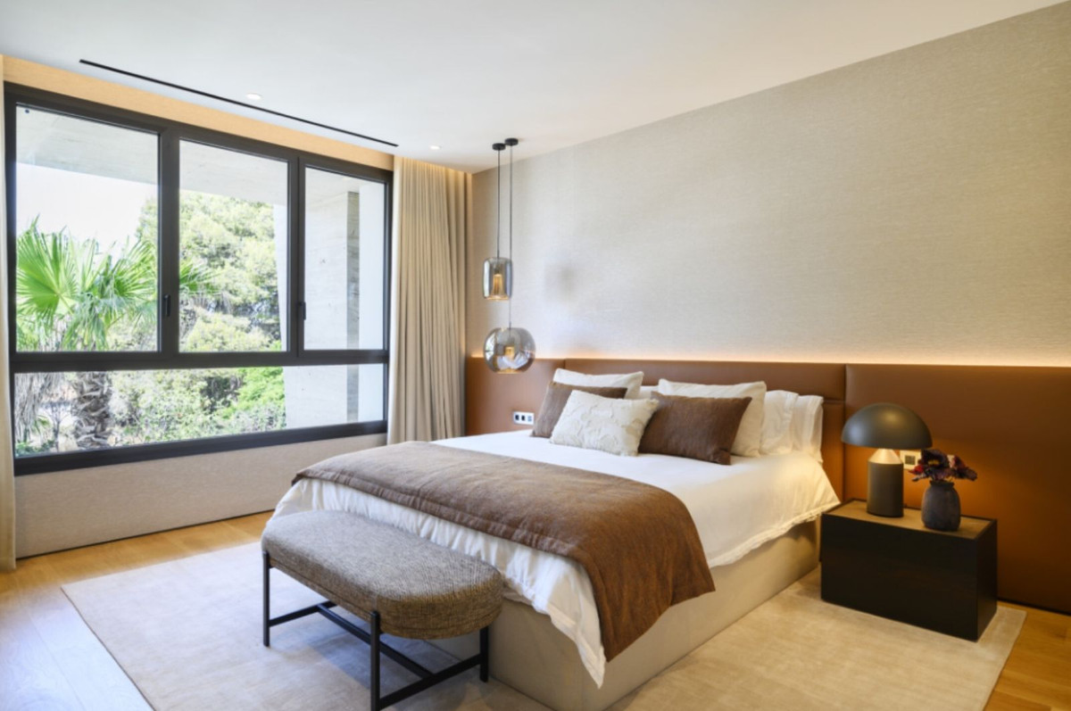 4 Bedroom Apartment for Sale in Marbella — 9