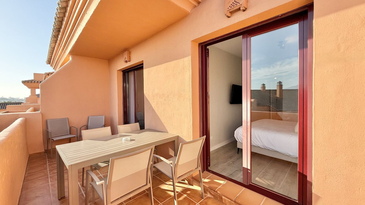 2 Bedroom Apartment for Sale in Benahavís