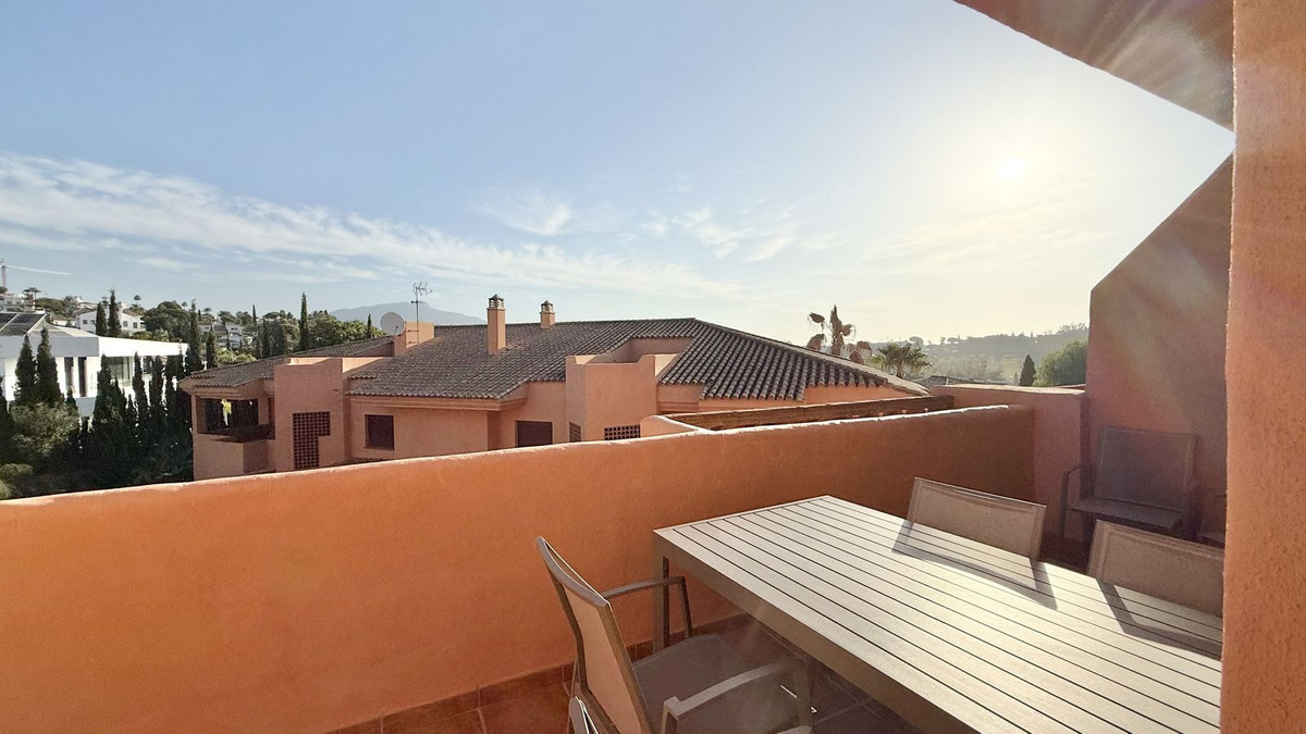 2 Bedroom Apartment for Sale in Benahavís — 2