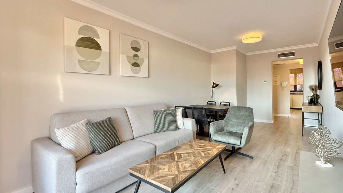 2 Bedroom Apartment for Sale in Benahavís — 8
