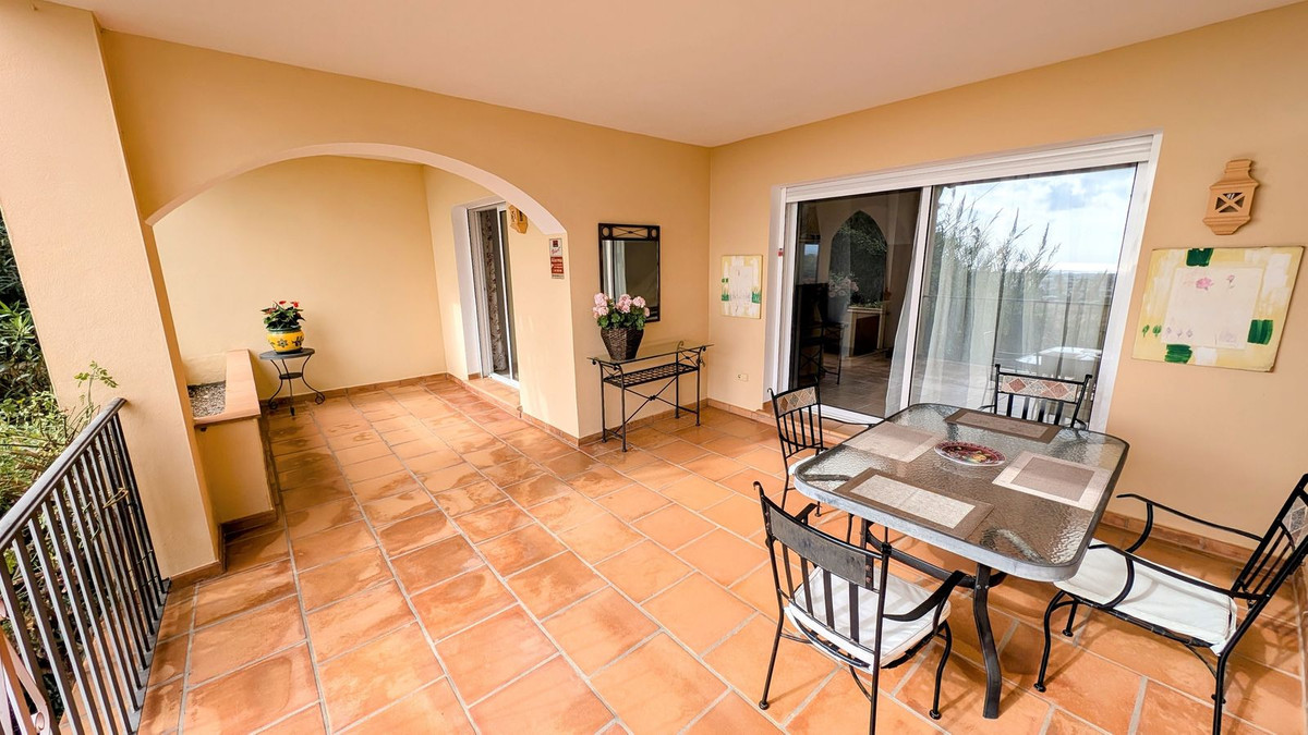 2 Bedroom Apartment for Sale in Benahavís — 2