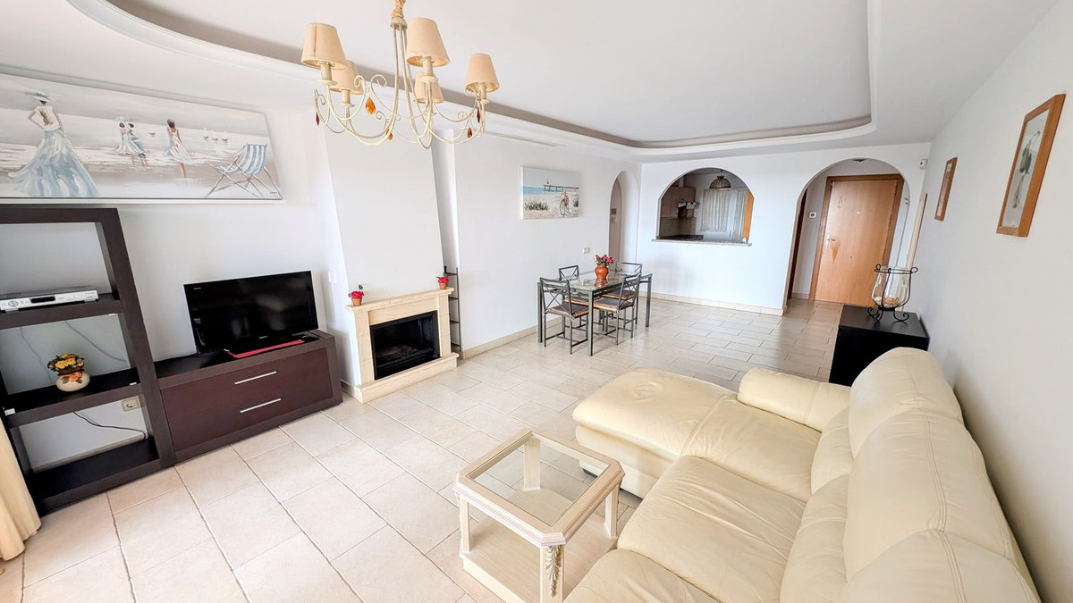 2 Bedroom Apartment for Sale in Benahavís — 8