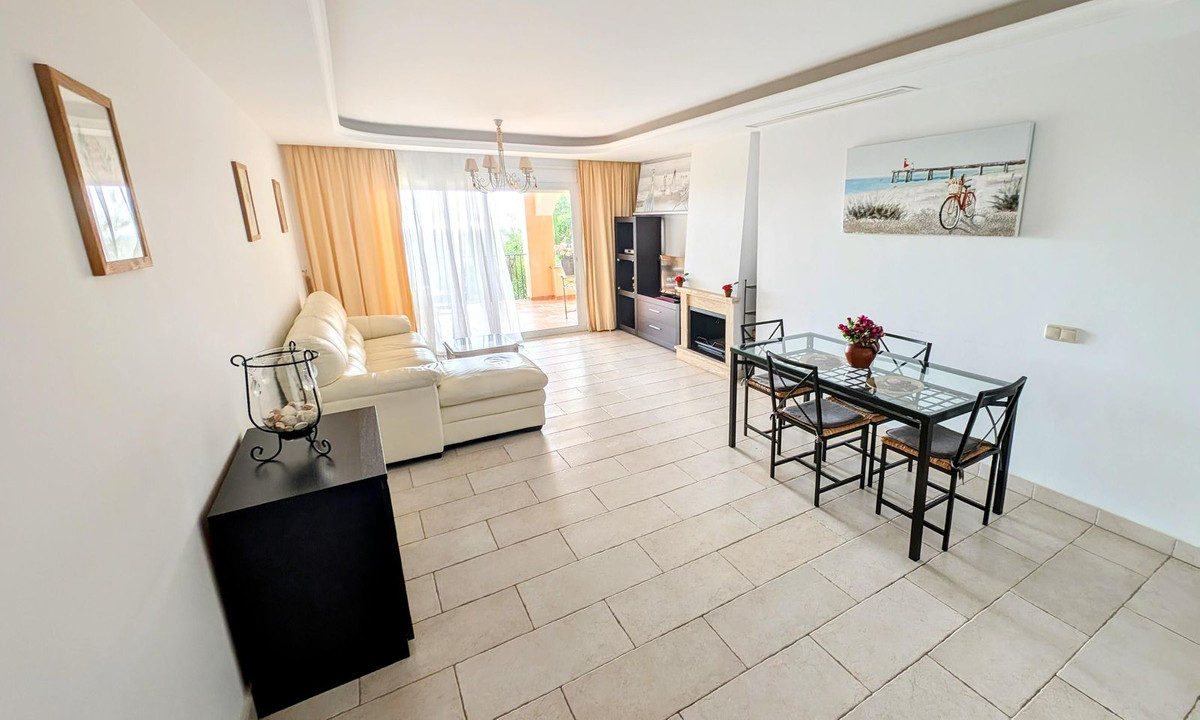 2 Bedroom Apartment for Sale in Benahavís — 9