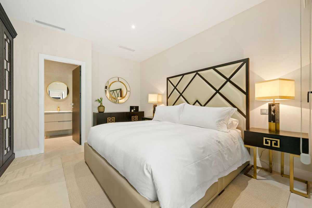 6 Bedroom Villa for Sale in Benahavís — 5