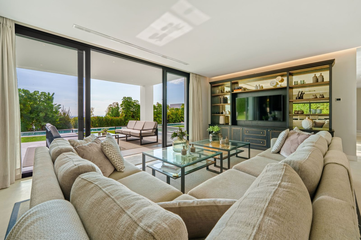 6 Bedroom Villa for Sale in Benahavís — view 10