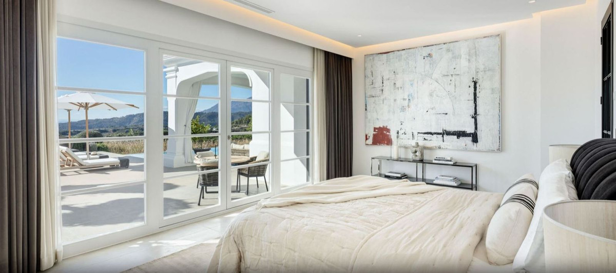 7 Bedroom Villa for Sale in Benahavís — 2
