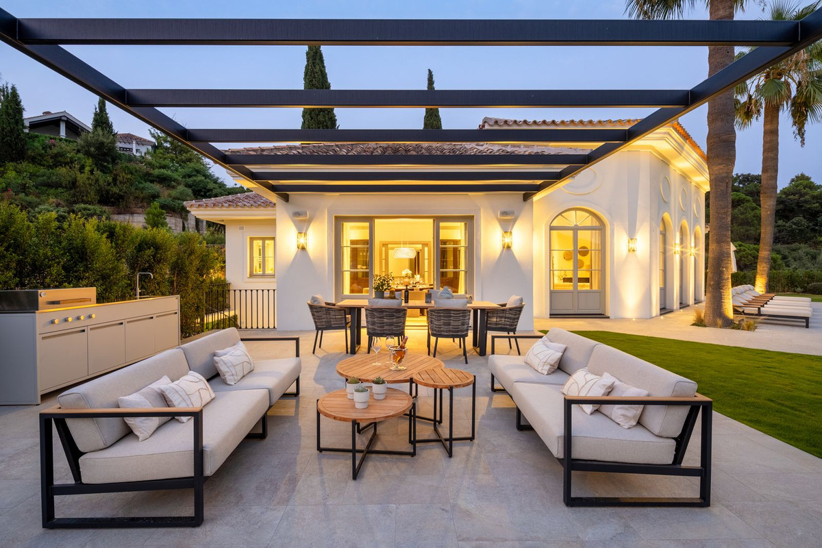 5 Bedroom Villa for Sale in Benahavís — 2