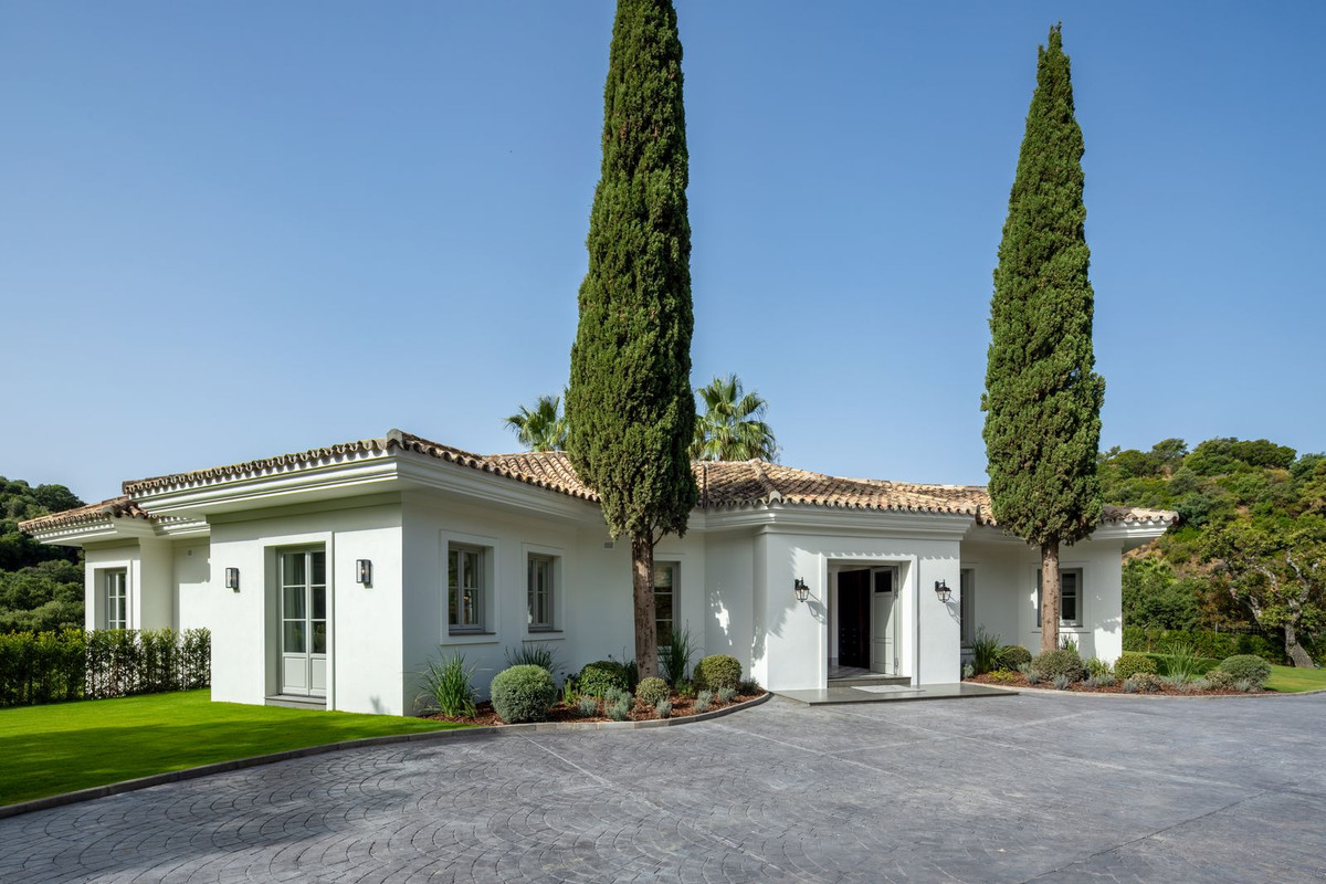 5 Bedroom Villa for Sale in Benahavís — 3