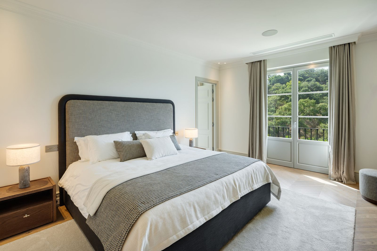 5 Bedroom Villa for Sale in Benahavís — 8