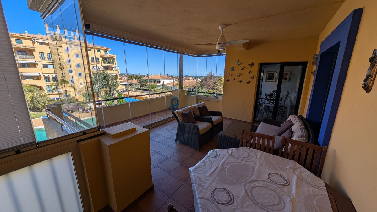2 Bedroom Apartment for Sale in San Pedro de Alcántara — 3