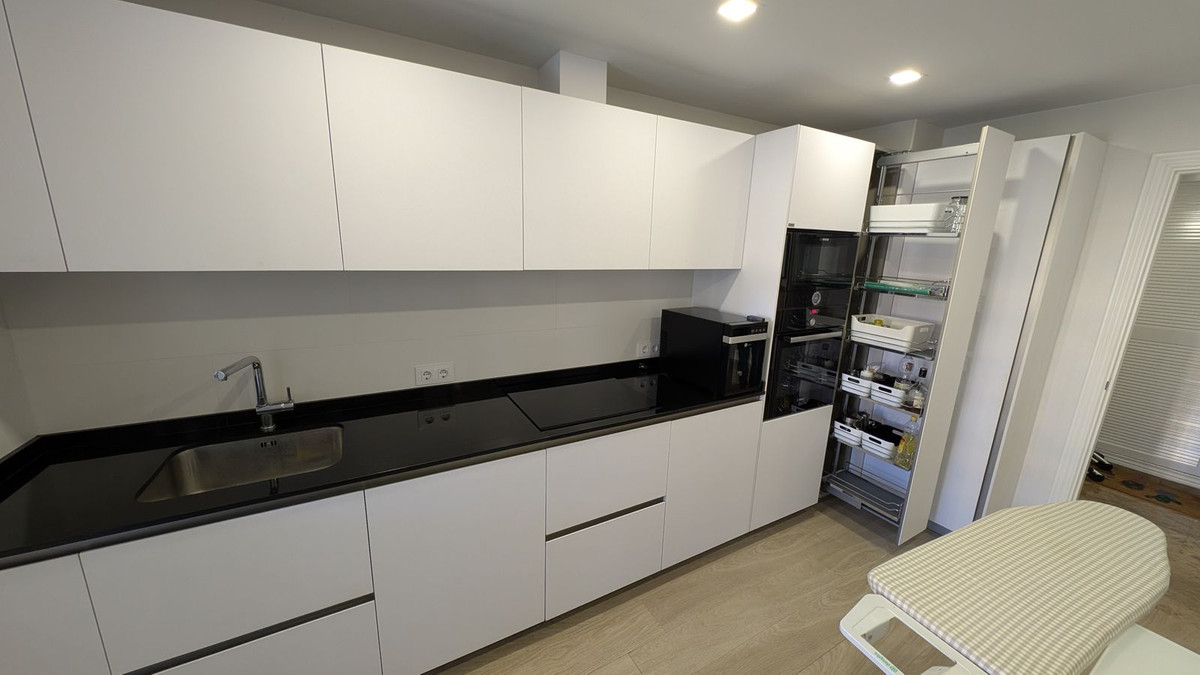 2 Bedroom Apartment for Sale in San Pedro de Alcántara — 7