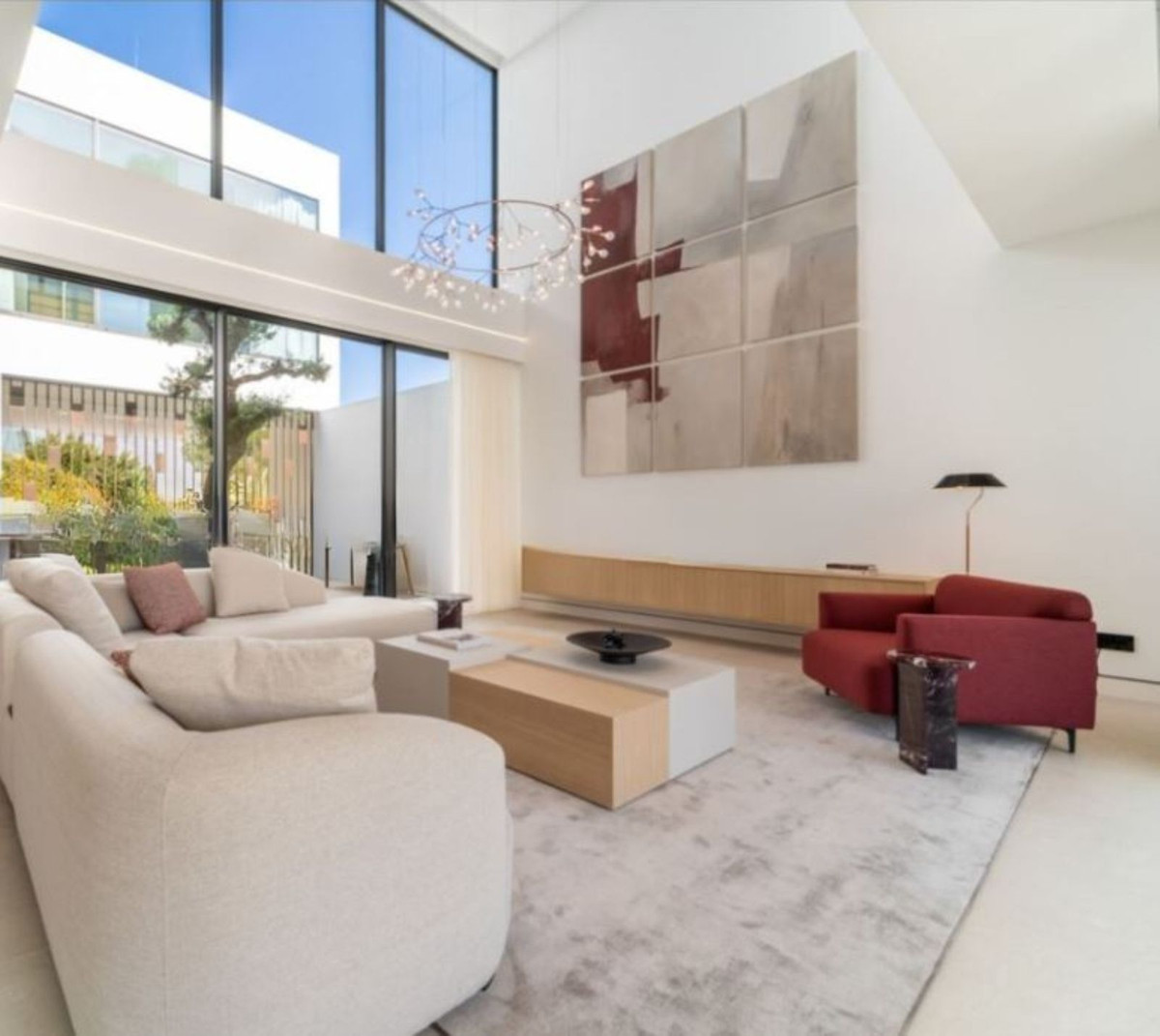3 Bedroom Villa for Sale in Nueva Andalucía — 3