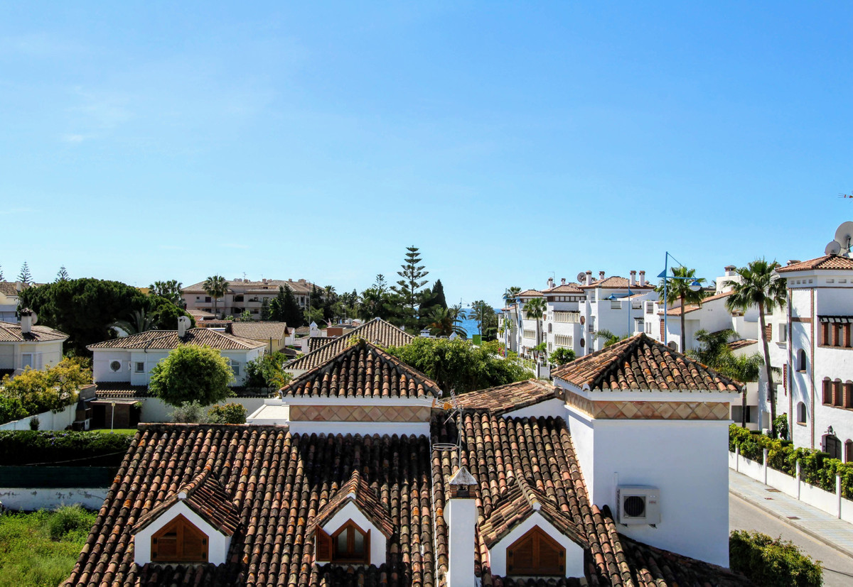 6 Bedroom Villa for Sale in San Pedro de Alcántara — 3