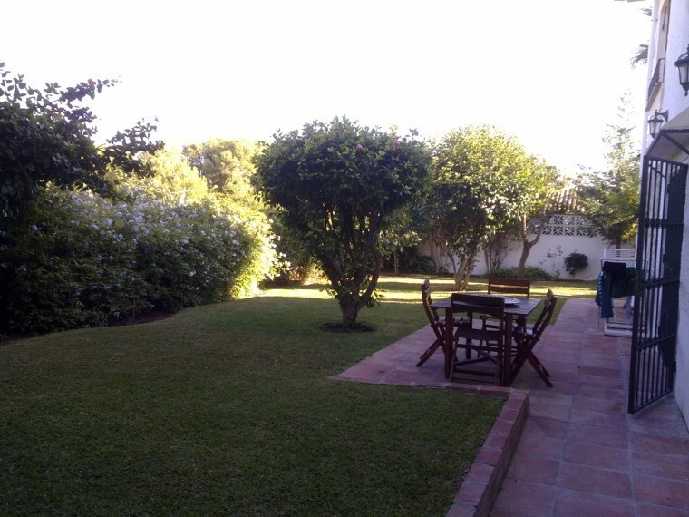 7 Bedroom Villa for Sale in Nueva Andalucía — 2