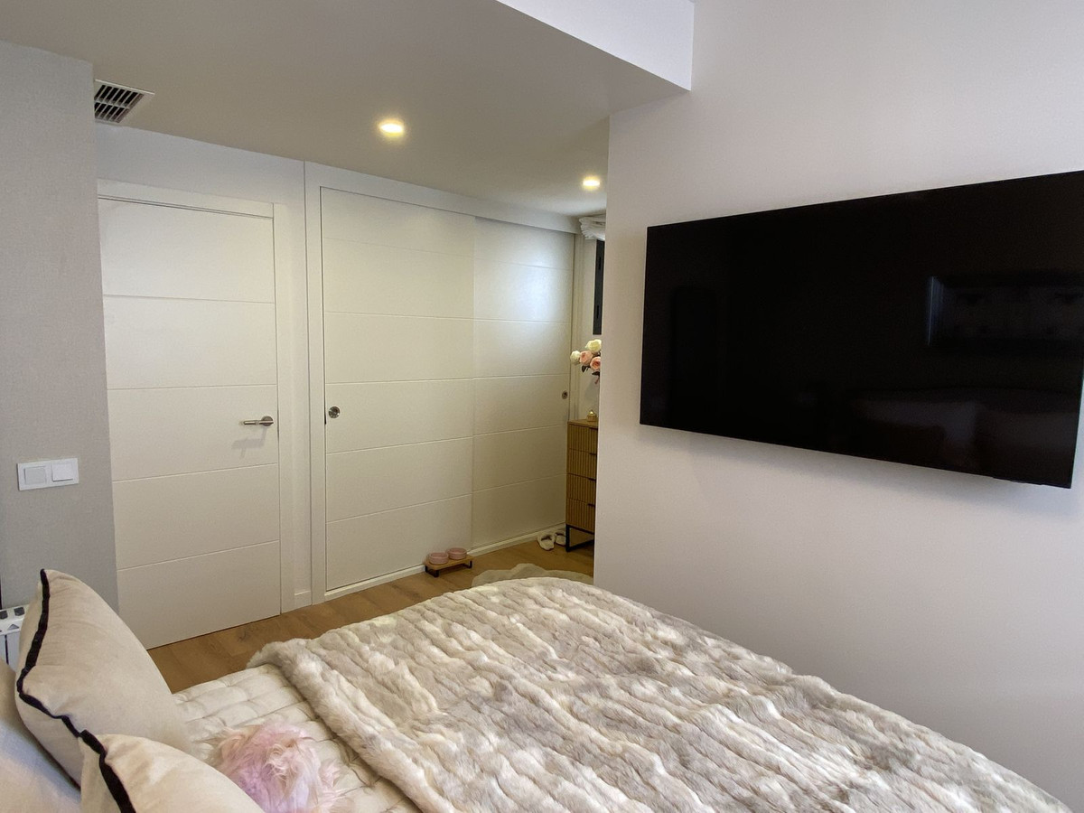 2 Bedroom Apartment for Sale in Estepona — 8