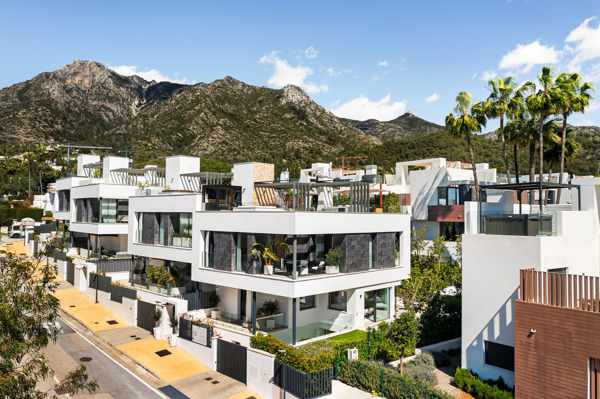 4 Bedroom Villa for Sale in Sierra Blanca — 3