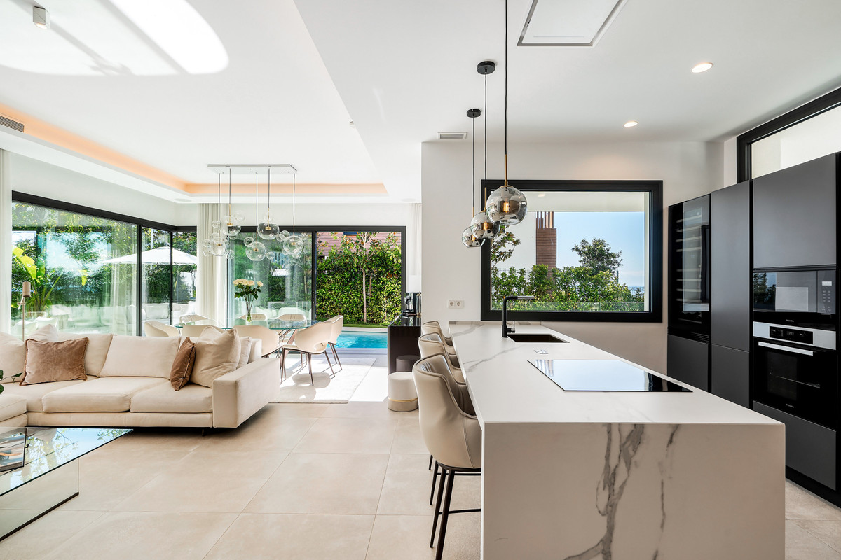 4 Bedroom Villa for Sale in Sierra Blanca — 6