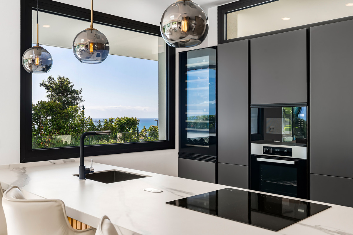 4 Bedroom Villa for Sale in Sierra Blanca — 7