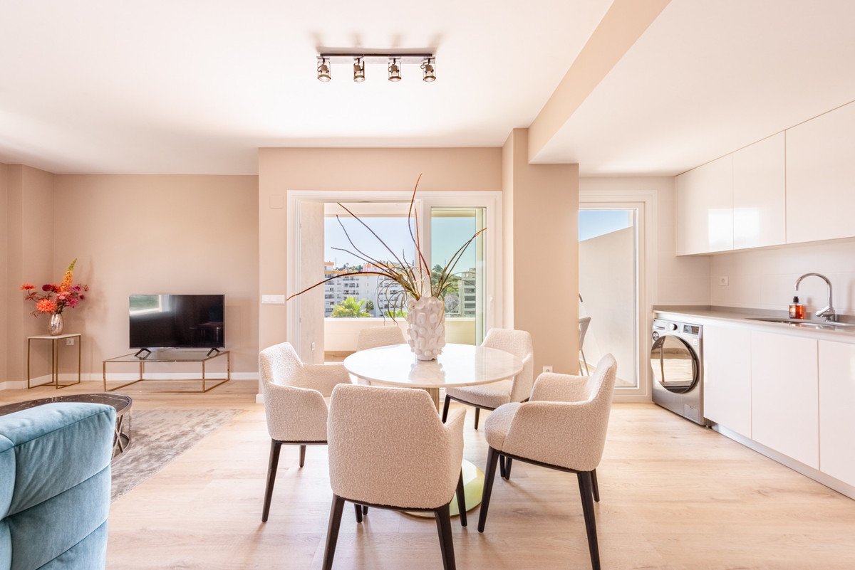 3 Bedroom Apartment for Sale in Nueva Andalucía — 4