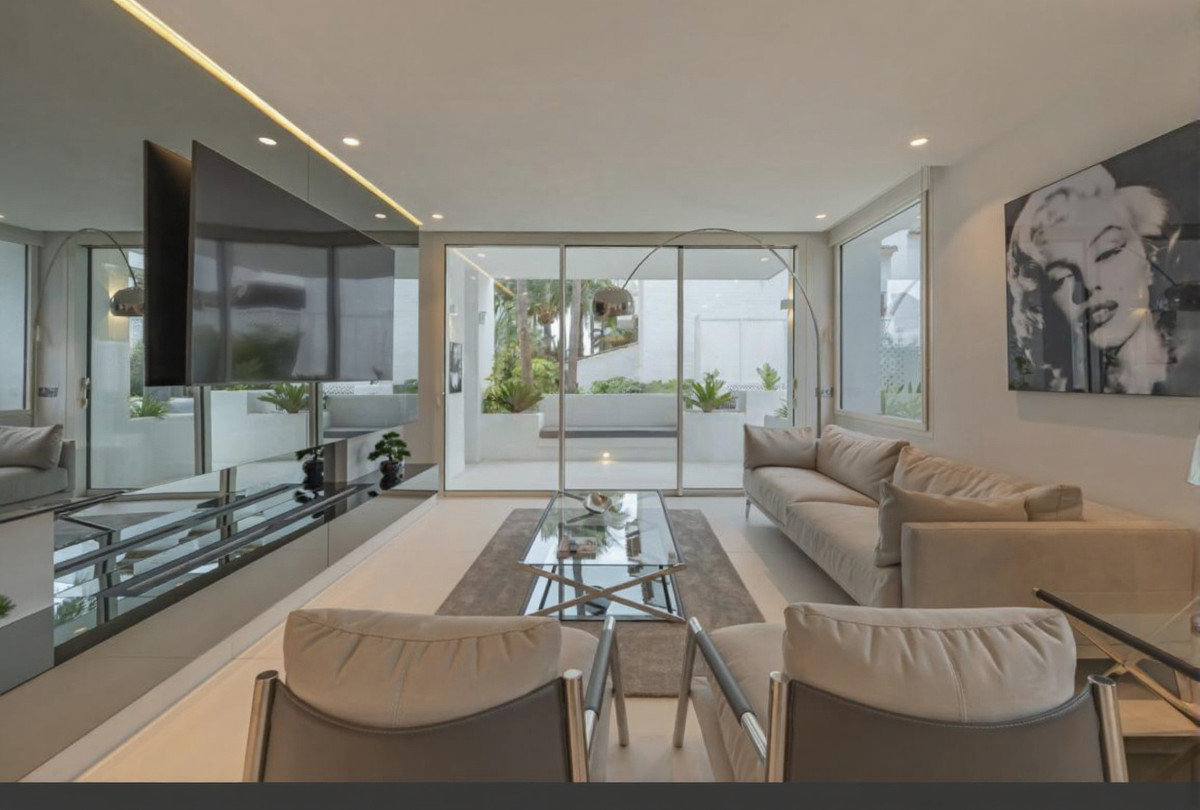 3 Bedroom Apartment for Sale in The Golden Mile