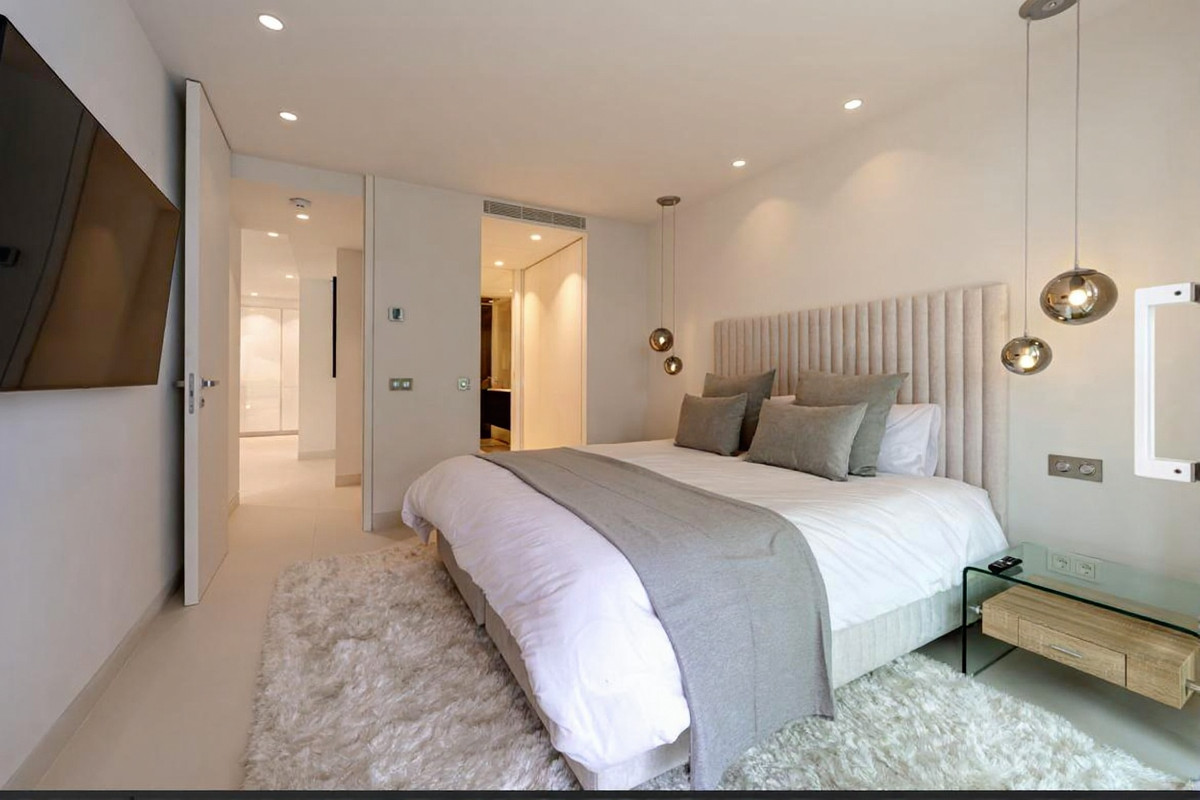 3 Bedroom Apartment for Sale in The Golden Mile — 5